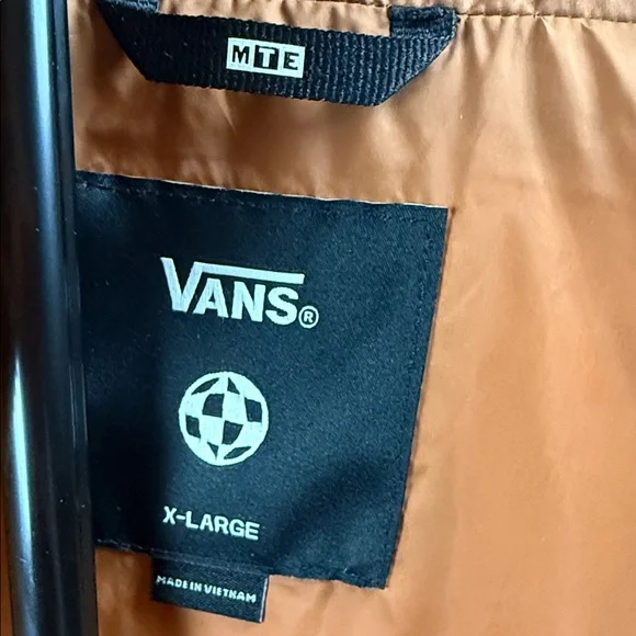 Vans Quilted Bomber Jacket in Brown - Picture 2 of 13